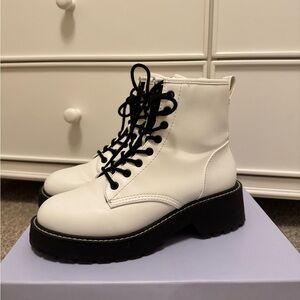 Madden Girl White Boots, Women’s Size 7